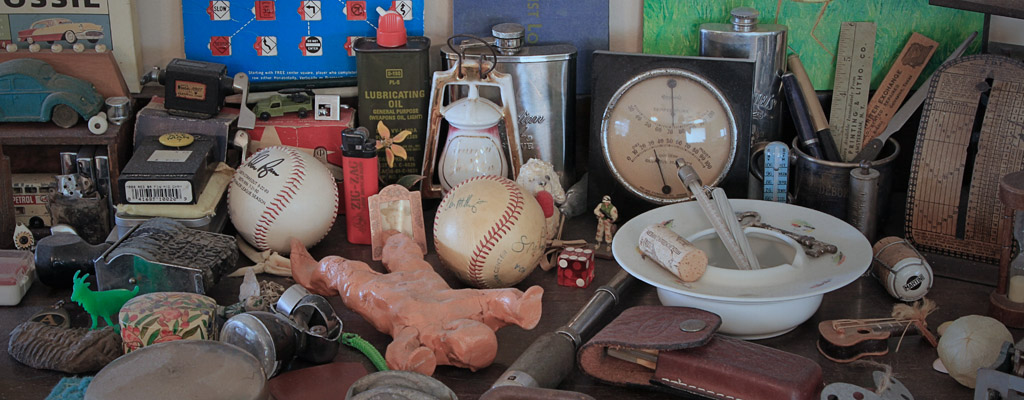 IMAGE: http://www.alenuts.com/stuff/shelf.jpg